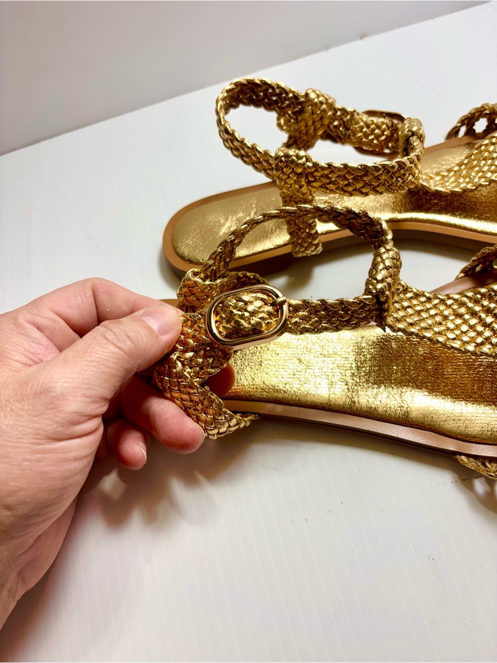 ZARA CUTE GOLD SHOES. - Picture 5 of 8